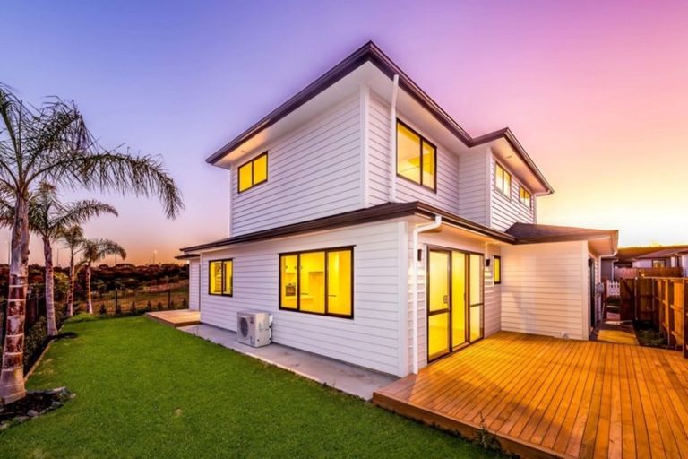 Photo of property in 4 Ahorangi Road, Silverdale, 0932