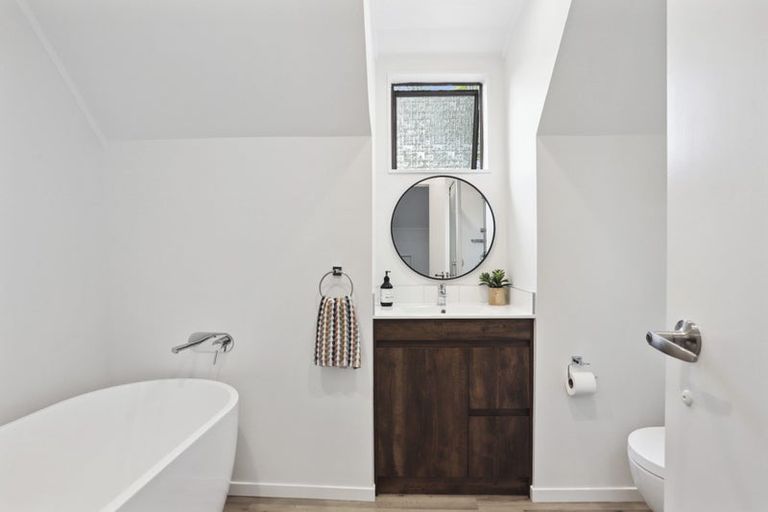 Photo of property in 62 Wirihana Road, Titirangi, Auckland, 0604