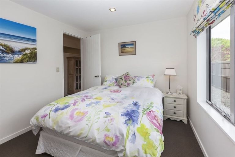 Photo of property in 17 Crown Close, Prebbleton, 7604