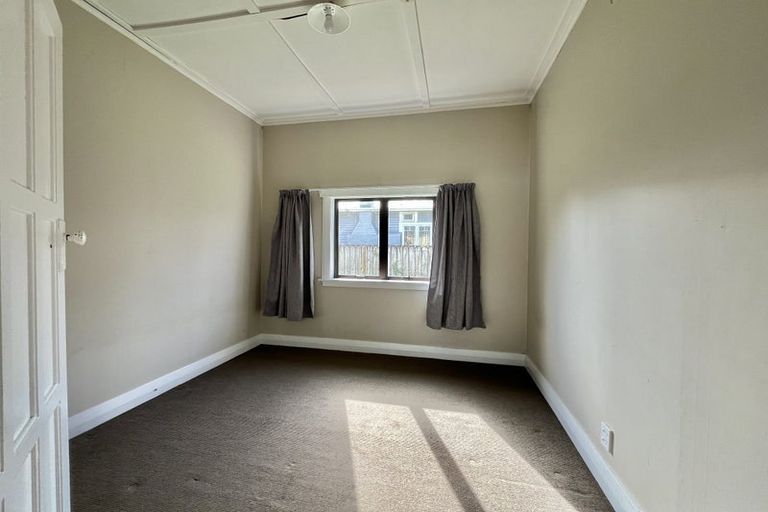 Photo of property in 93 Princess Street, Waitara, 4320