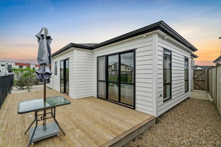 Photo of property in 11 Sapwood Crescent, Takanini, 2110