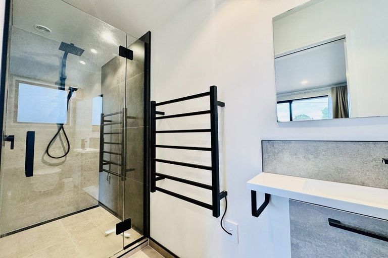 Photo of property in 97 Mcfaddens Road, St Albans, Christchurch, 8052