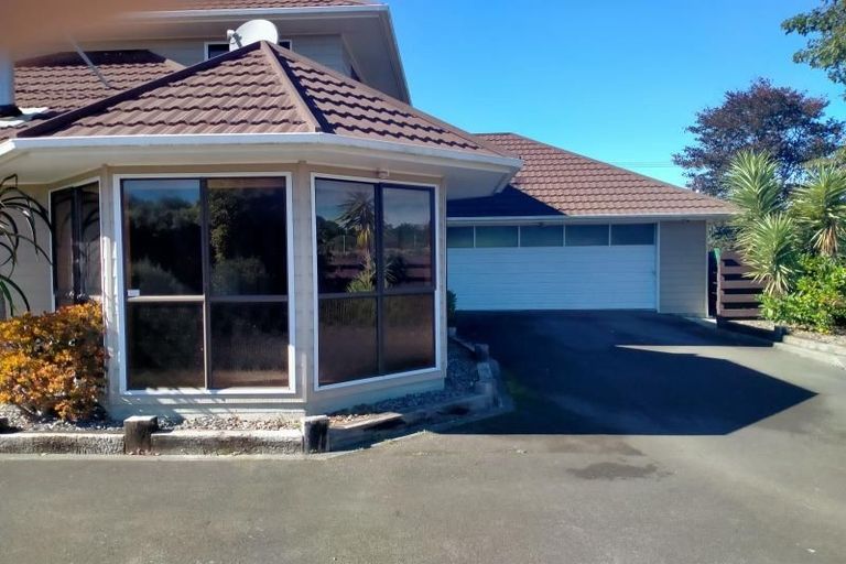 Photo of property in 99a Atawhai Road, Fitzherbert, Palmerston North, 4410