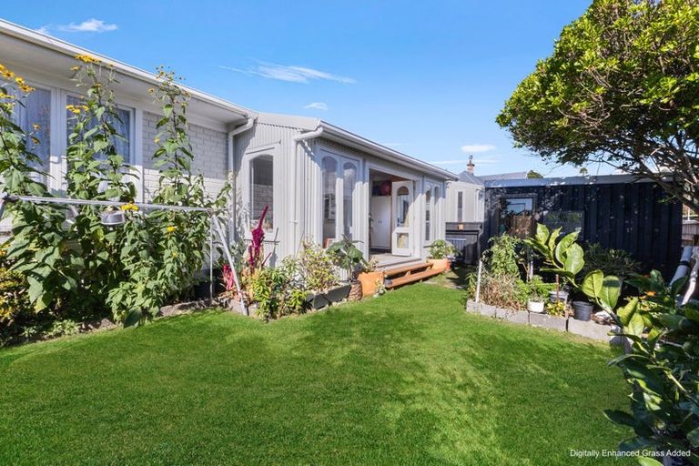 Photo of property in 8 Omata Road, Westown, New Plymouth, 4310