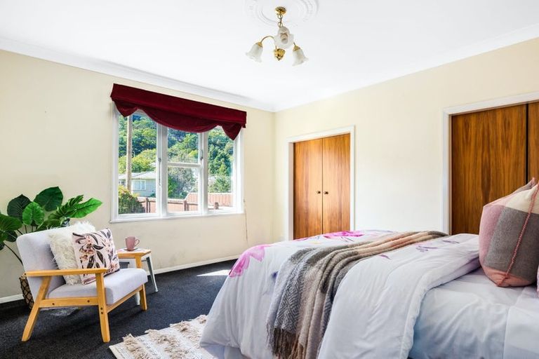 Photo of property in 16 Peel Place, Wainuiomata, Lower Hutt, 5014