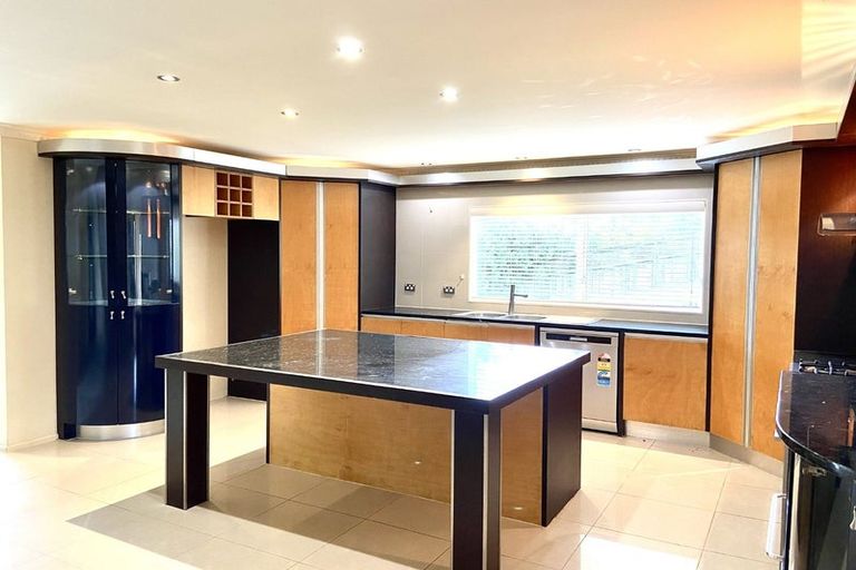 Photo of property in 7 Kawai Rise, Te Atatu Peninsula, Auckland, 0610