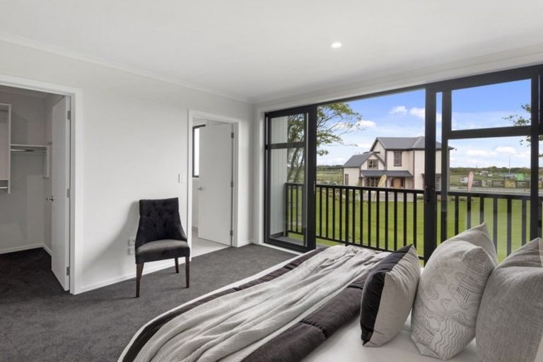 Photo of property in 17 Holmes Hanover Lane, Halswell, Christchurch, 8025