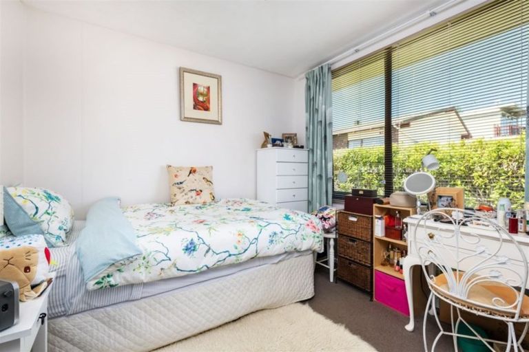 Photo of property in 2/88 Roberts Road, Te Atatu South, Auckland, 0610