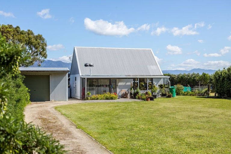 Photo of property in 95 Lake Ferry Road, Lake Ferry, Featherston, 5772