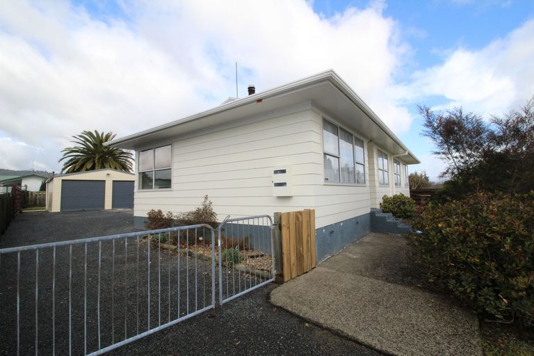 Photo of property in 17 Chaucer Place, Owhata, Rotorua, 3010