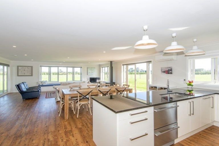 Photo of property in 1/616 Halkett Road, West Melton, Christchurch, 7671