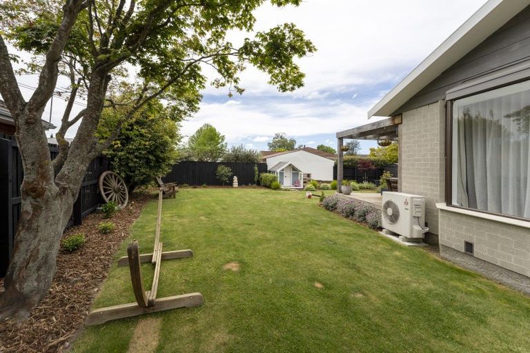 Photo of property in 6 Montclare Avenue, Ilam, Christchurch, 8041