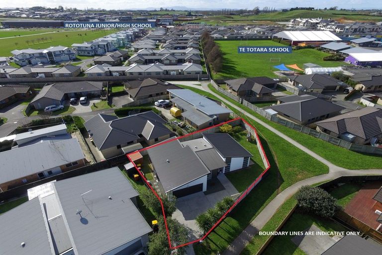 Photo of property in 37 Chadwick Place, Rototuna North, Hamilton, 3210