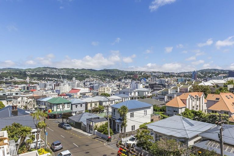 Photo of property in 46 Hawker Street, Mount Victoria, Wellington, 6011