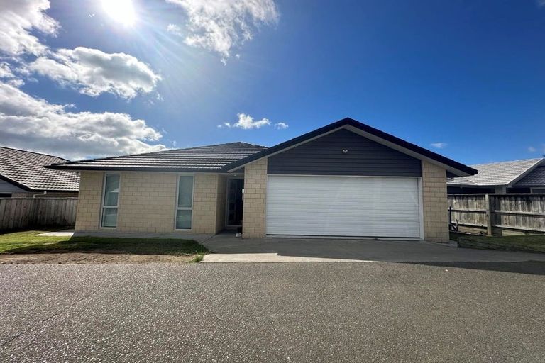 Photo of property in 17 Richardson Road, Omokoroa, 3114