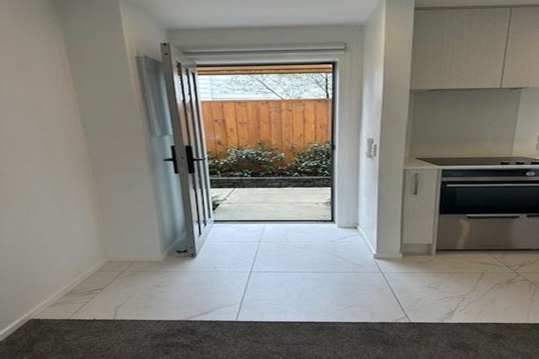 Photo of property in 4/22 Denver Avenue, Sunnyvale, Auckland, 0612