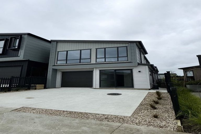 Photo of property in 3 Kikorangi Drive, Wainui, Silverdale, 0992