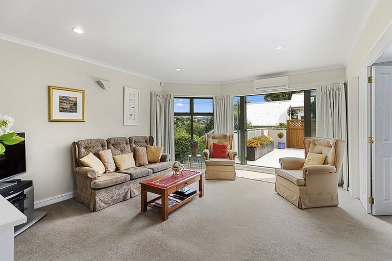 Photo of property in 2/23 Tanera Crescent, Brooklyn, Wellington, 6021