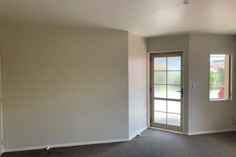 Photo of property in 10 Gibbs Road, Manurewa, Auckland, 2102