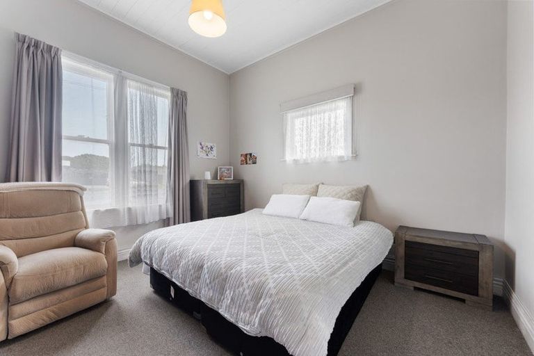 Photo of property in 16 Carlton Avenue, Gonville, Whanganui, 4501