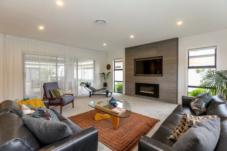 Photo of property in 3 Ryder Drive, Waiwhakaiho, New Plymouth, 4312