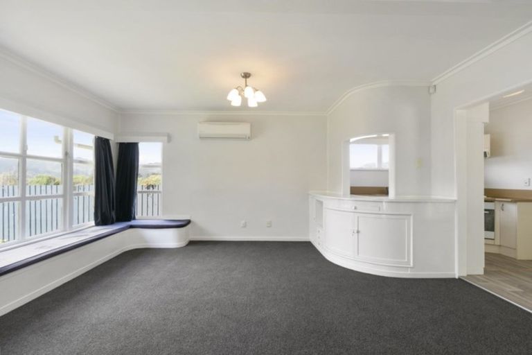 Photo of property in 286 Grounsell Crescent, Belmont, Lower Hutt, 5010