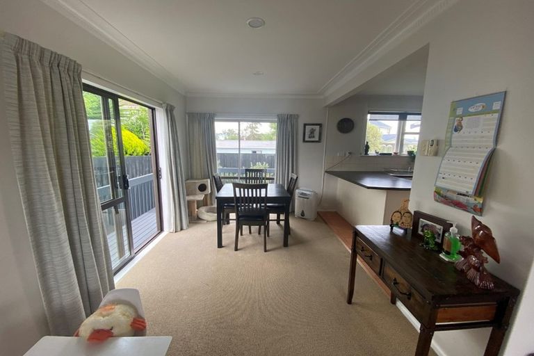 Photo of property in 43a Edgewater Drive, Pakuranga, Auckland, 2010