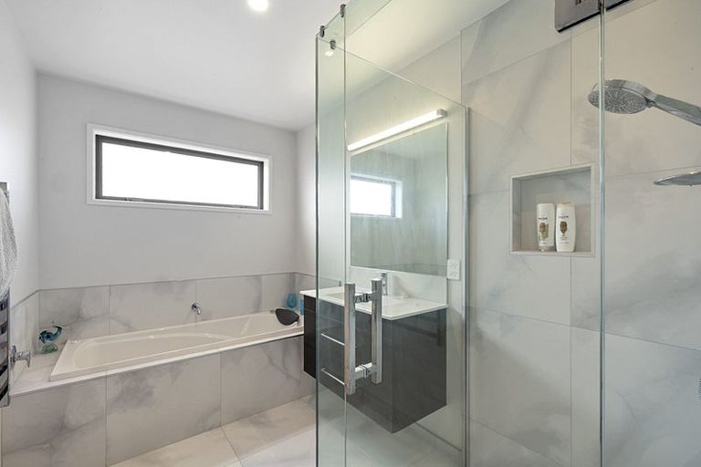 Photo of property in 7 Tupare Place, Highlands Park, New Plymouth, 4312