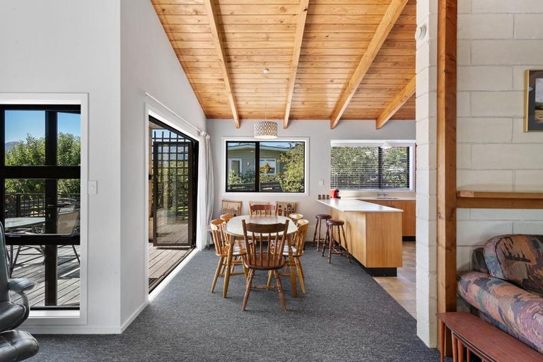 Photo of property in 130 Lakeview Terrace, Lake Hawea, 9382