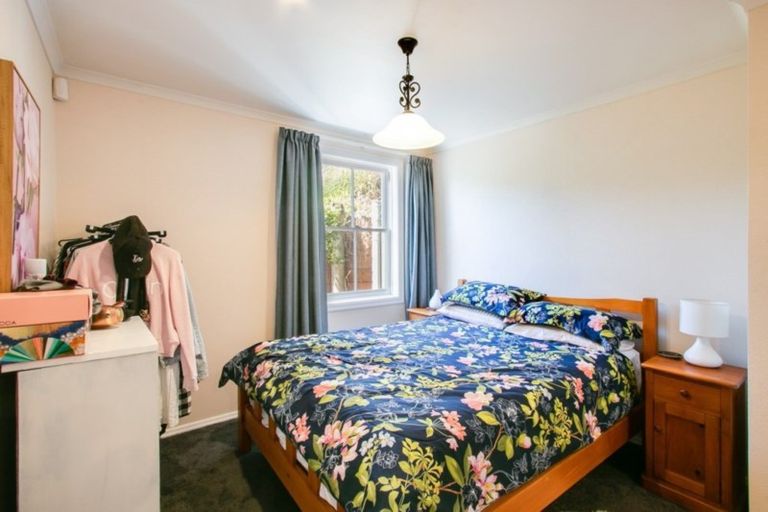 Photo of property in 32 Milton Road, Bluff Hill, Napier, 4110