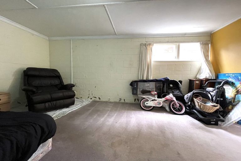 Photo of property in 12 Lewis Road, Pakuranga, Auckland, 2010