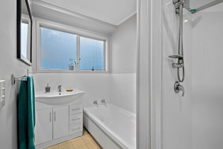 Photo of property in 13 Cushla Place, Massey, Auckland, 0614