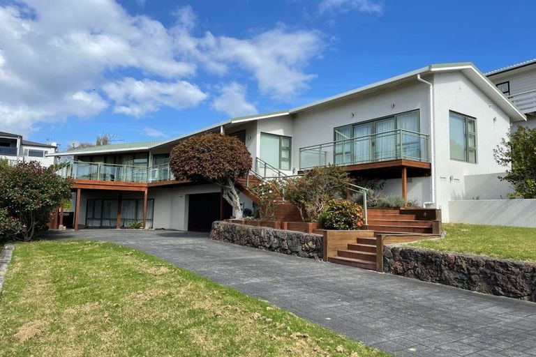 Photo of property in 8 Copperfield Terrace, Mellons Bay, Auckland, 2014