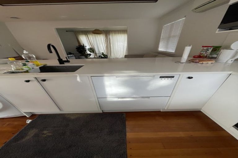 Photo of property in 3/15 East Coast Road, Milford, Auckland, 0620