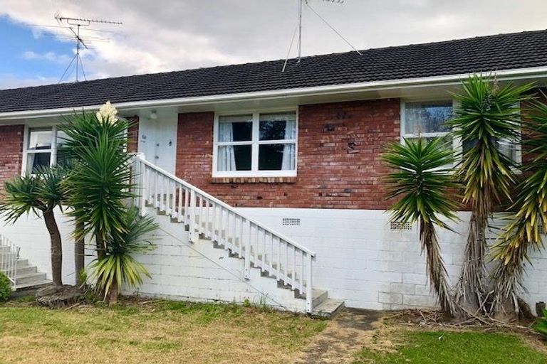Photo of property in 2/216 Beach Road, Campbells Bay, Auckland, 0630