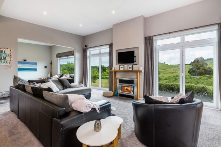 Photo of property in 75 Dalmore Way, Acacia Bay, Taupo, 3385