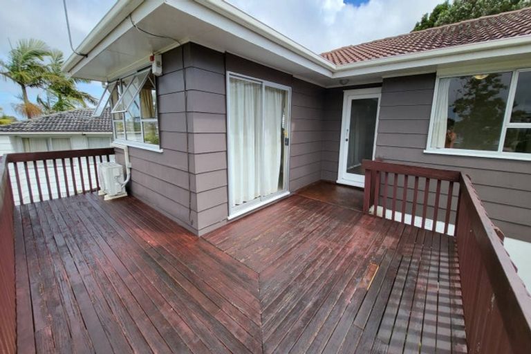 Photo of property in 9 Aralia Road, Sunnynook, Auckland, 0620