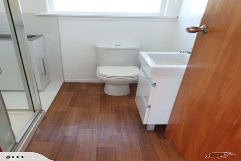 Photo of property in 3/2 Scarboro Terrace, Murrays Bay, Auckland, 0630