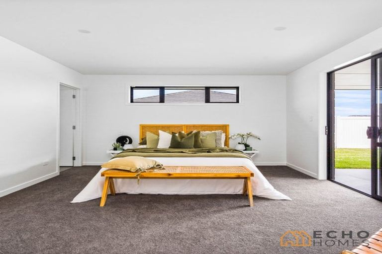 Photo of property in 5 Te Taniwha Road, One Tree Point, 0118