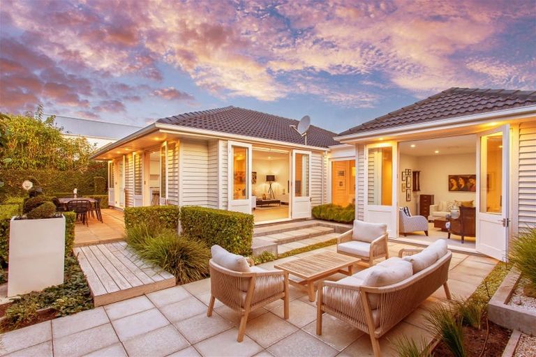 Photo of property in 25 Cox Street, Merivale, Christchurch, 8014