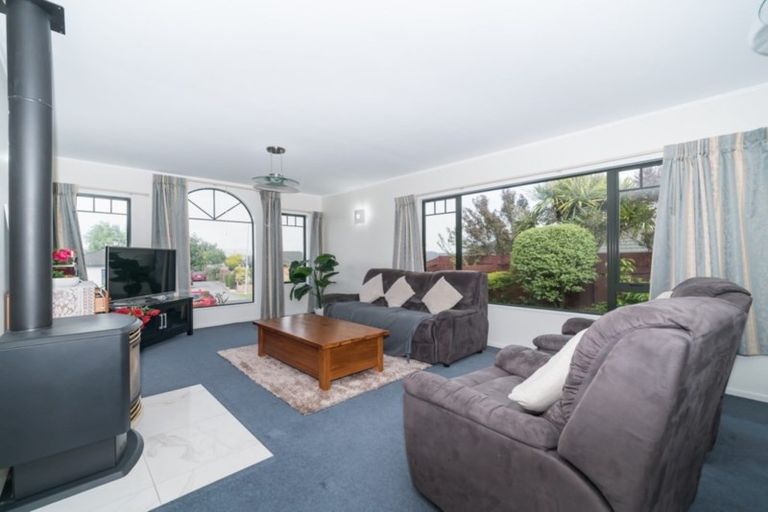 Photo of property in 11 Aspen Way, Kelvin Grove, Palmerston North, 4414