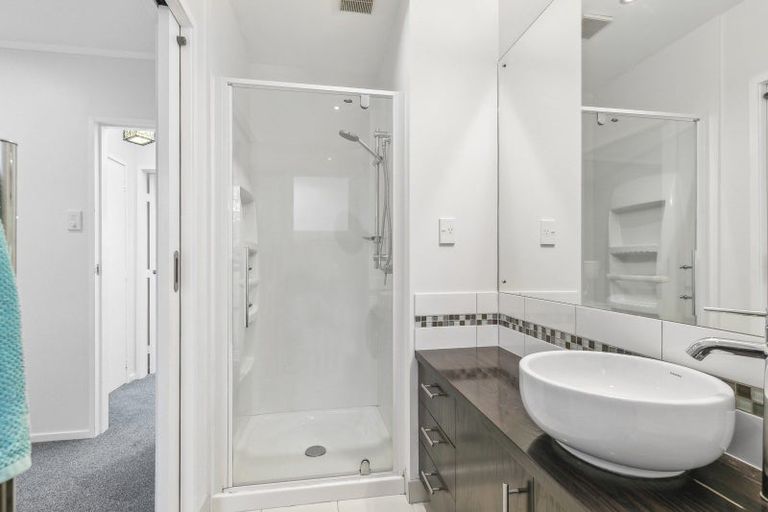 Photo of property in 22 Lucknow Terrace, Khandallah, Wellington, 6035