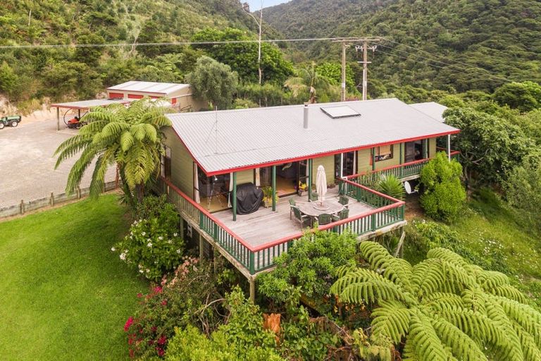 Photo of property in 8328 State Highway 35, Whanarua Bay, Te Kaha, 3199