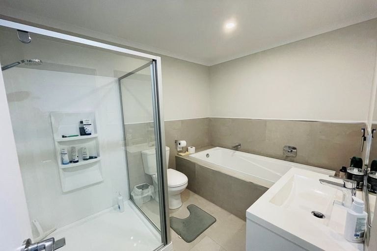 Photo of property in 20 Samuel Cassidy Avenue, Swanson, Auckland, 0614