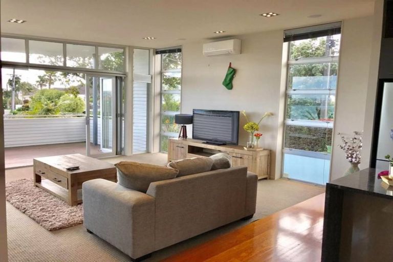 Photo of property in 18 Walter Street, Hauraki, Auckland, 0622