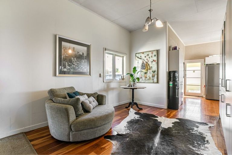 Photo of property in 250 Clifton Road, Whitford, 2571