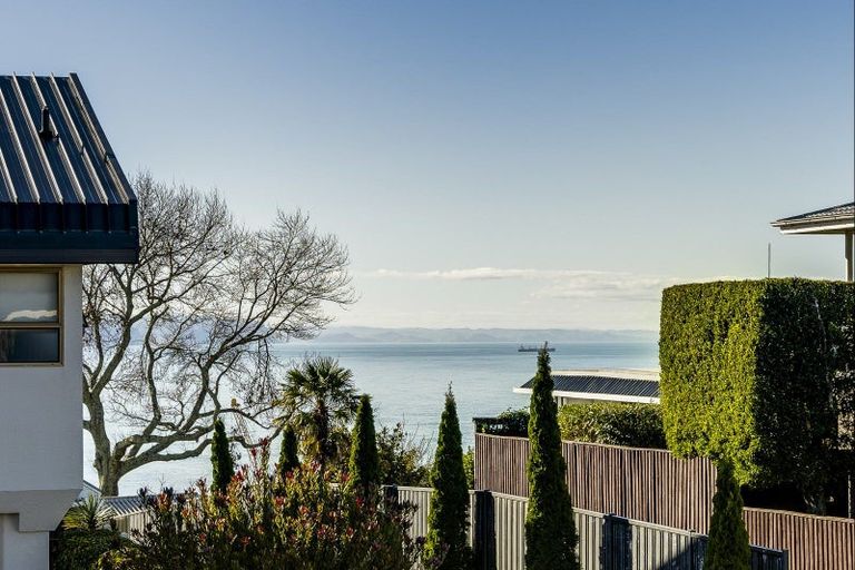 Photo of property in 123 Thompson Road, Bluff Hill, Napier, 4110