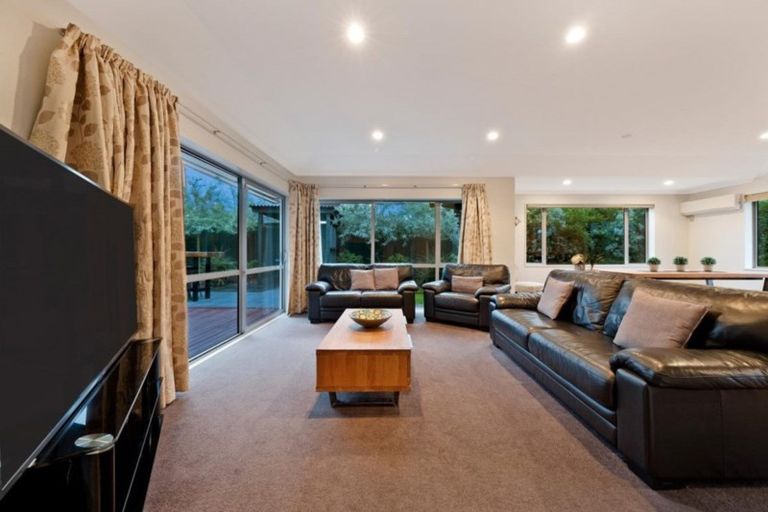 Photo of property in 10 Reka Street, Parklands, Christchurch, 8083