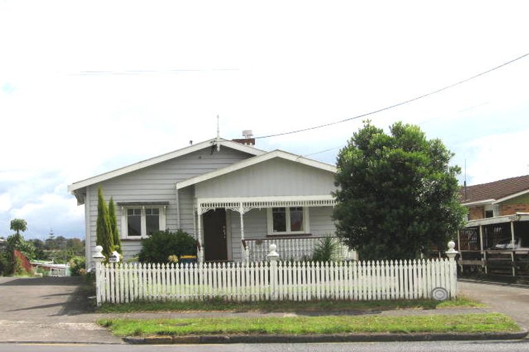 Photo of property in 137 Titirangi Road, New Lynn, Auckland, 0600