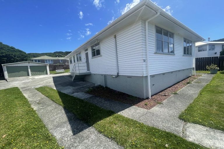 Photo of property in 32 Rangituhi Crescent, Takapuwahia, Porirua, 5022